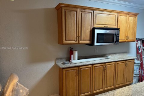 Снять в аренду кондоминиум в Холливуд, Флорида 1 спальня, 68.56м2, № 1993628 - фото 14