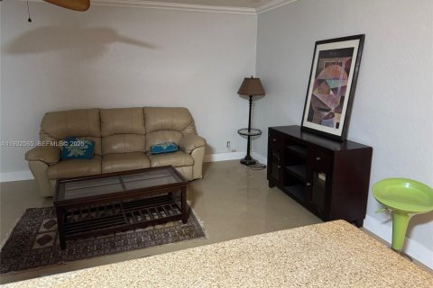 Снять в аренду кондоминиум в Холливуд, Флорида 1 спальня, 68.56м2, № 1993628 - фото 17