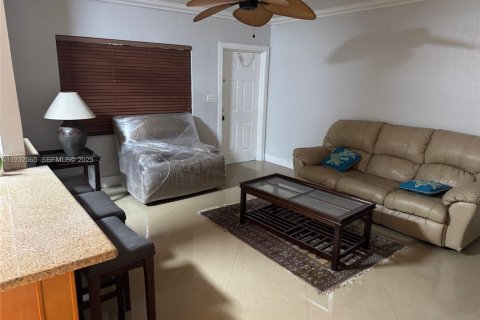 Снять в аренду кондоминиум в Холливуд, Флорида 1 спальня, 68.56м2, № 1993628 - фото 15