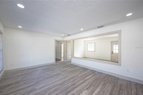 Propiedad comercial en venta en Saint Petersburg, Florida, 171.13 m2 № 1885111 - foto 2