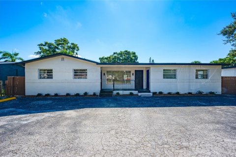 Propiedad comercial en venta en Saint Petersburg, Florida, 171.13 m2 № 1885111 - foto 1