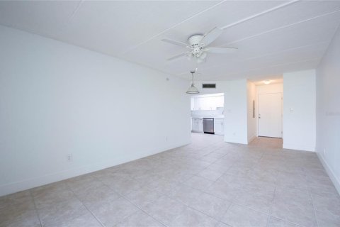 Copropriété à vendre à Treasure Island, Floride: 1 chambre, 59.92 m2 № 2148692 - photo 14