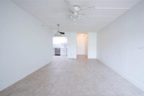 Copropriété à vendre à Treasure Island, Floride: 1 chambre, 59.92 m2 № 2148692 - photo 15