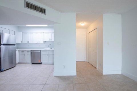 Copropriété à vendre à Treasure Island, Floride: 1 chambre, 59.92 m2 № 2148692 - photo 11