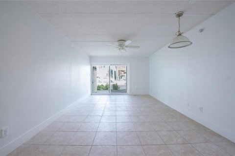 Copropriété à vendre à Treasure Island, Floride: 1 chambre, 59.92 m2 № 2148692 - photo 13