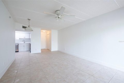 Copropriété à vendre à Treasure Island, Floride: 1 chambre, 59.92 m2 № 2148692 - photo 16