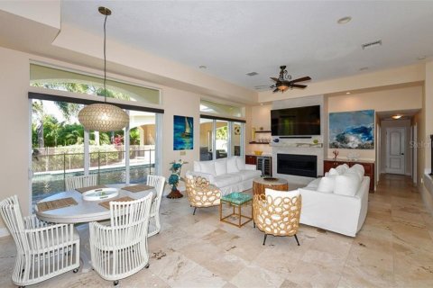 House in Sarasota, Florida 4 bedrooms, 298.31 sq.m. № 213326 - photo 11