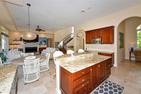 House in Sarasota, Florida 4 bedrooms, 298.31 sq.m. № 213326 - photo 22