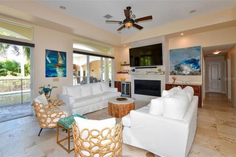 House in Sarasota, Florida 4 bedrooms, 298.31 sq.m. № 213326 - photo 15
