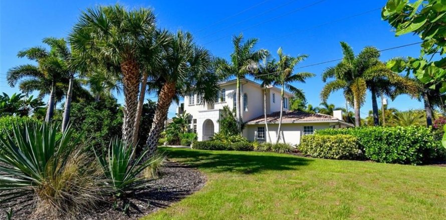 House in Sarasota, Florida 4 bedrooms, 298.31 sq.m. № 213326