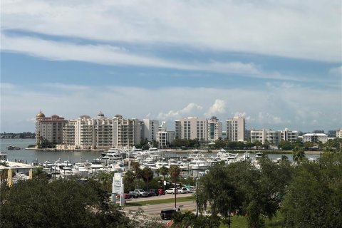 Condo in Sarasota, Florida, 1 bedroom № 2422835 - photo 6