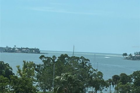 Condo in Sarasota, Florida, 1 bedroom № 2422835 - photo 5