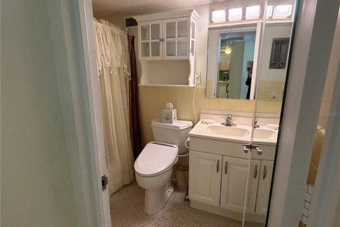 Condo in Sarasota, Florida, 1 bedroom № 2422835 - photo 17
