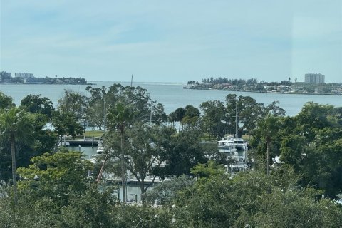 Condo in Sarasota, Florida, 1 bedroom № 2422835 - photo 3