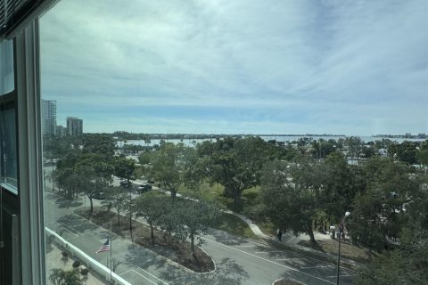 Condo in Sarasota, Florida, 1 bedroom № 2422835 - photo 2