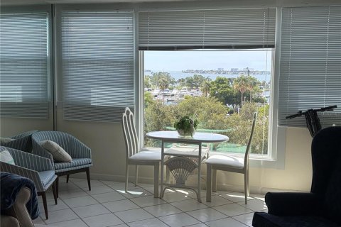 Condo in Sarasota, Florida, 1 bedroom № 2422835 - photo 9