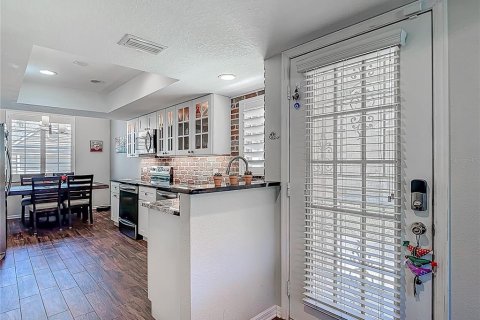 Townhouse in Valrico, Florida 3 bedrooms, 142.51 sq.m. № 1636732 - photo 18