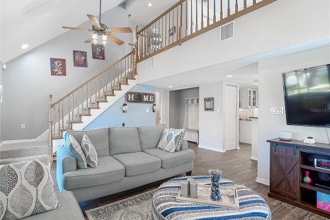 Townhouse in Valrico, Florida 3 bedrooms, 142.51 sq.m. № 1636732 - photo 9