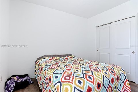Villa ou maison à vendre à Kissimmee, Floride: 6 chambres, 278.99 m2 № 2192130 - photo 24