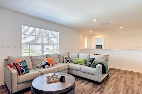 Villa ou maison à vendre à Kissimmee, Floride: 6 chambres, 278.99 m2 № 2192130 - photo 19