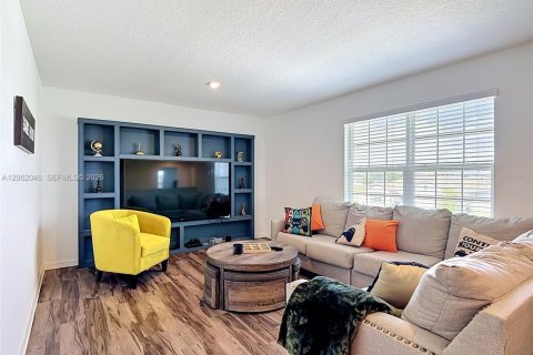 Villa ou maison à vendre à Kissimmee, Floride: 6 chambres, 278.99 m2 № 2192130 - photo 18