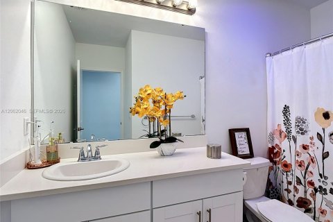 Villa ou maison à vendre à Kissimmee, Floride: 6 chambres, 278.99 m2 № 2192130 - photo 25