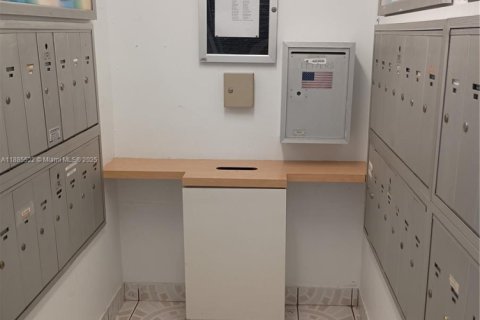 Copropriété à vendre à North Miami Beach, Floride: 1 chambre, 75.44 m2 № 1931733 - photo 16