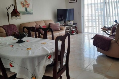 Copropriété à vendre à North Miami Beach, Floride: 1 chambre, 75.44 m2 № 1931733 - photo 10