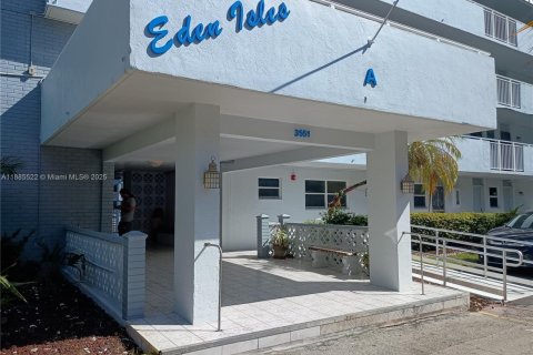 Copropriété à vendre à North Miami Beach, Floride: 1 chambre, 75.44 m2 № 1931733 - photo 12