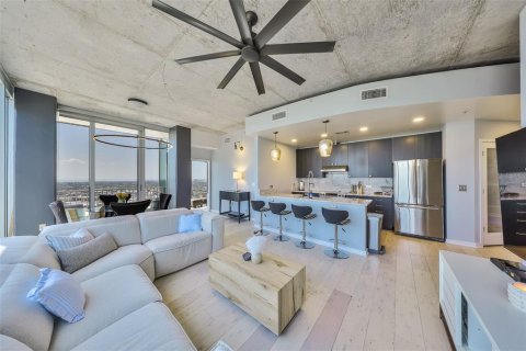 Condo in Tampa, Florida, 2 bedrooms  № 1634857 - photo 6