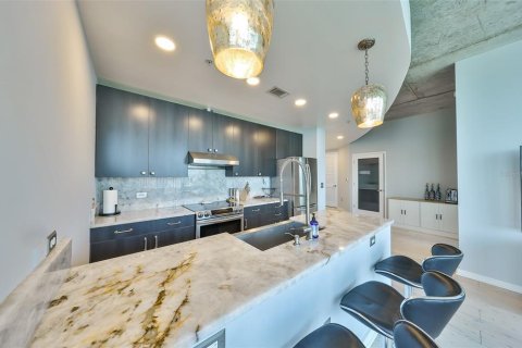 Condo in Tampa, Florida, 2 bedrooms  № 1634857 - photo 5