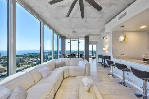 Condo in Tampa, Florida, 2 bedrooms  № 1634857 - photo 9