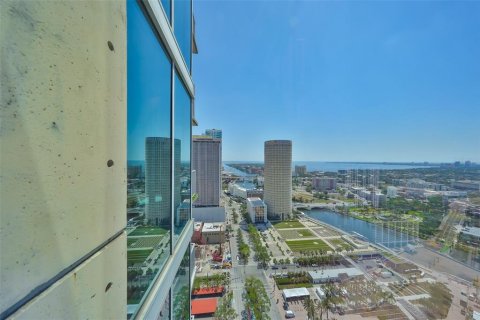 Condo in Tampa, Florida, 2 bedrooms  № 1634857 - photo 25