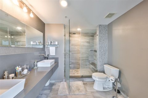 Condo in Tampa, Florida, 2 bedrooms  № 1634857 - photo 17