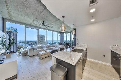 Condo in Tampa, Florida, 2 bedrooms  № 1634857 - photo 2