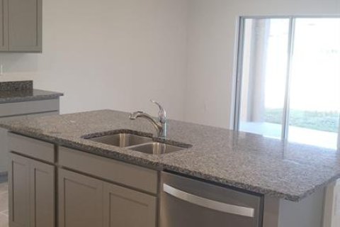 House in Haines City, Florida 4 bedrooms, 169.83 sq.m. № 2394373 - photo 10