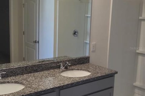 House in Haines City, Florida 4 bedrooms, 169.83 sq.m. № 2394373 - photo 12
