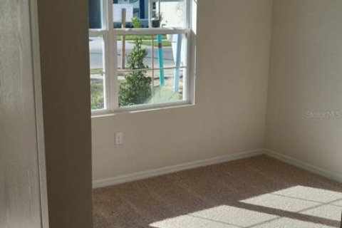 House in Haines City, Florida 4 bedrooms, 169.83 sq.m. № 2394373 - photo 8