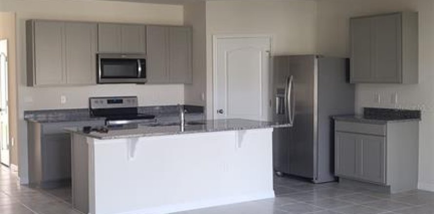 House in Haines City, Florida 4 bedrooms, 169.83 sq.m. № 2394373