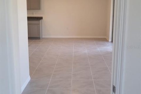 House in Haines City, Florida 4 bedrooms, 169.83 sq.m. № 2394373 - photo 17