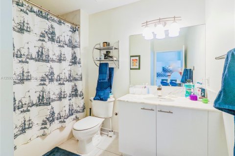 Condo in Miami, Florida, 1 bedroom  № 2378703 - photo 6