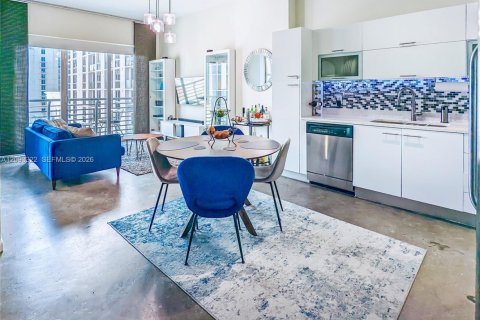 Condo in Miami, Florida, 1 bedroom  № 2378703 - photo 3