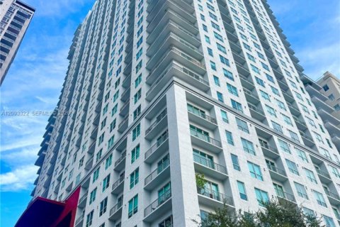Condo in Miami, Florida, 1 bedroom  № 2378703 - photo 8