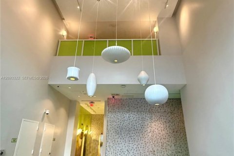 Condo in Miami, Florida, 1 bedroom  № 2378703 - photo 10