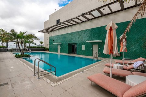 Condo in Miami, Florida, 2 bedrooms № 2183649 - photo 2