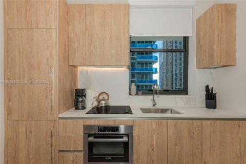 Condo in Miami, Florida, 2 bedrooms № 2183649 - photo 30