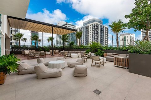 Condo in Miami, Florida, 2 bedrooms № 2183649