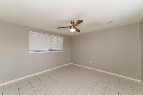 House in Englewood, Florida 4 bedrooms, 136.85 sq.m. № 1290171 - photo 17