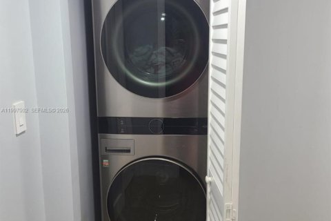 Copropriété à louer à Coral Springs, Floride: 2 chambres, 109.53 m2 № 2059199 - photo 8