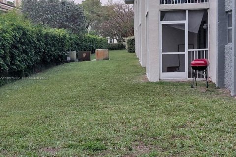 Condo in Coral Springs, Florida, 2 bedrooms  № 2059199 - photo 13